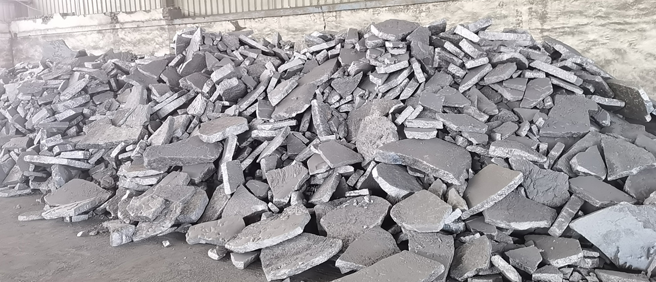 Bulk original FeSi 75# Lumpy waiting for Crush work